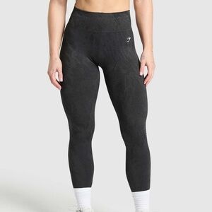 NWT Brand New Gymshark Adapt Camo Seamless Leggings - Black Grey Gray - Size L
